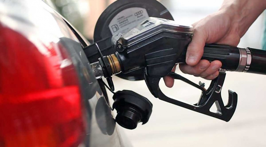 کاهش 28 میلیون لیتری مصرف با افزایش قیمت بنزین