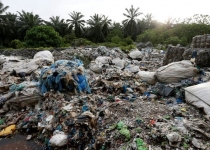 ایتالیا باید ارسال زباله های پلاستیکی به مالزی را متوقف کند
