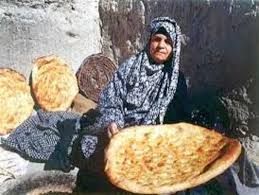نان های محلی خشک غذای اصلی مردم ایران بوده و هست
