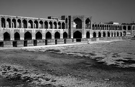 توزیع آب در حوضه زاینده رود عادلانه شود 