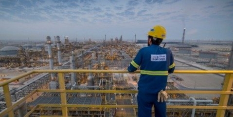 آرامکو به جنگ ماشین های الکتریکی می رود
