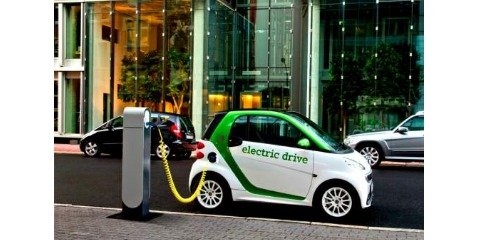 خرید خودروهای برقی به دلیل کمبود جایگاه‌های شارژ با مشکل رو به رو است