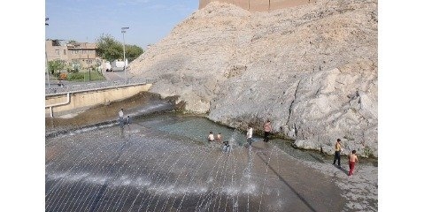 چشمه علی چند هفته است خشک شده