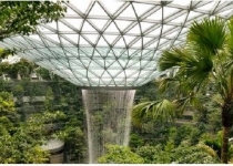 رونمایی از مرتفع ترین  آبشار مصنوعی در فرودگاه سنگاپور 