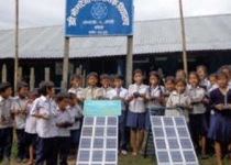 جایگزین خورشیدی برای چراغ نفتی در نپال