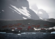 قطب جنوب با دمای18.3 درجه سانتیگراد گرمترین دما را ثبت می کند