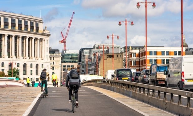 استفاده از دوچرخه به جای حمل و نقل عمومی در انگلیس