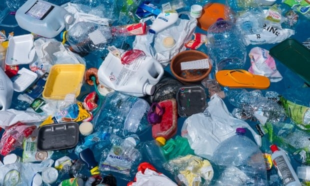 راه کاهش مصرف پلاستیک اخذ مالیات است