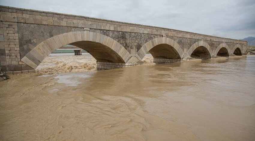 سدسازی و انتقال آب به نظام رودخانه‌ها آسیب زد