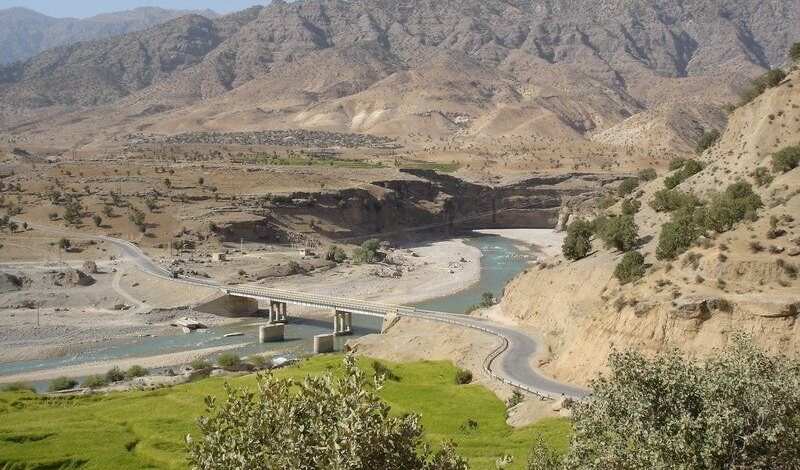 طوفان نگران‌کننده گرد و خاک در استان تامین‌کننده آب کارون بزرگ