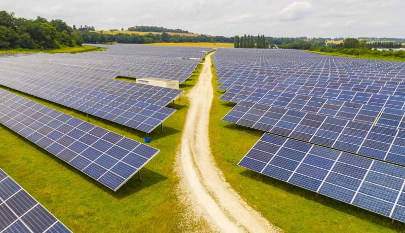 سهم 52 درصدی نیروگاه‌های خورشیدی در تولید انرژی تجدیدپذیر