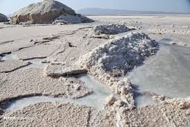 حقابه دریاچه نمک از خشکی آن جلوگیری می کند