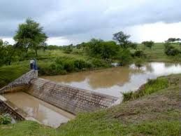 طرحهای آبخیزداری سیلاب را کنترل می کند