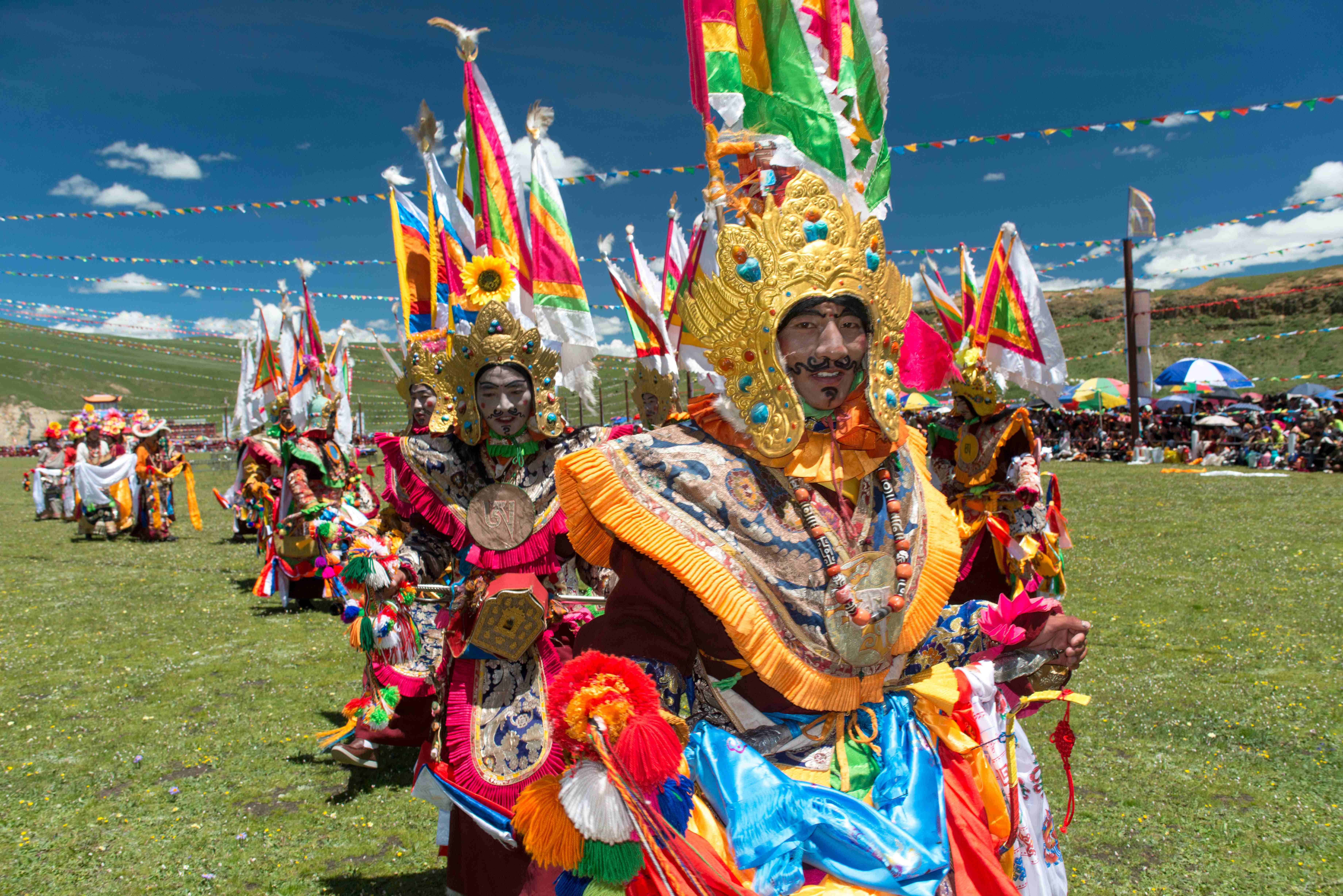 مردم بومی تبت که از اساطیر و طبیعت برای آیینهای خود بهره میگیرند