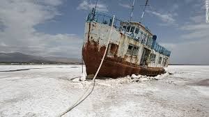 شرق دریاچه ارومیه در وضعیت بحرانی 